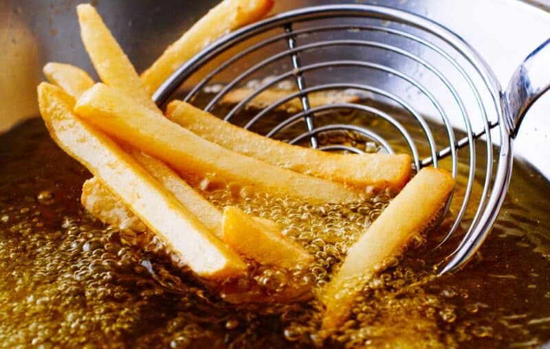 Mangiare il fritto per sciogliere i grassi!